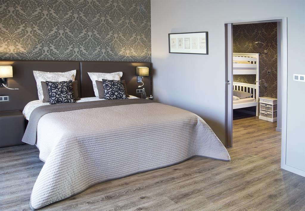 Charmehotel Kruishof Oostende Ruang foto