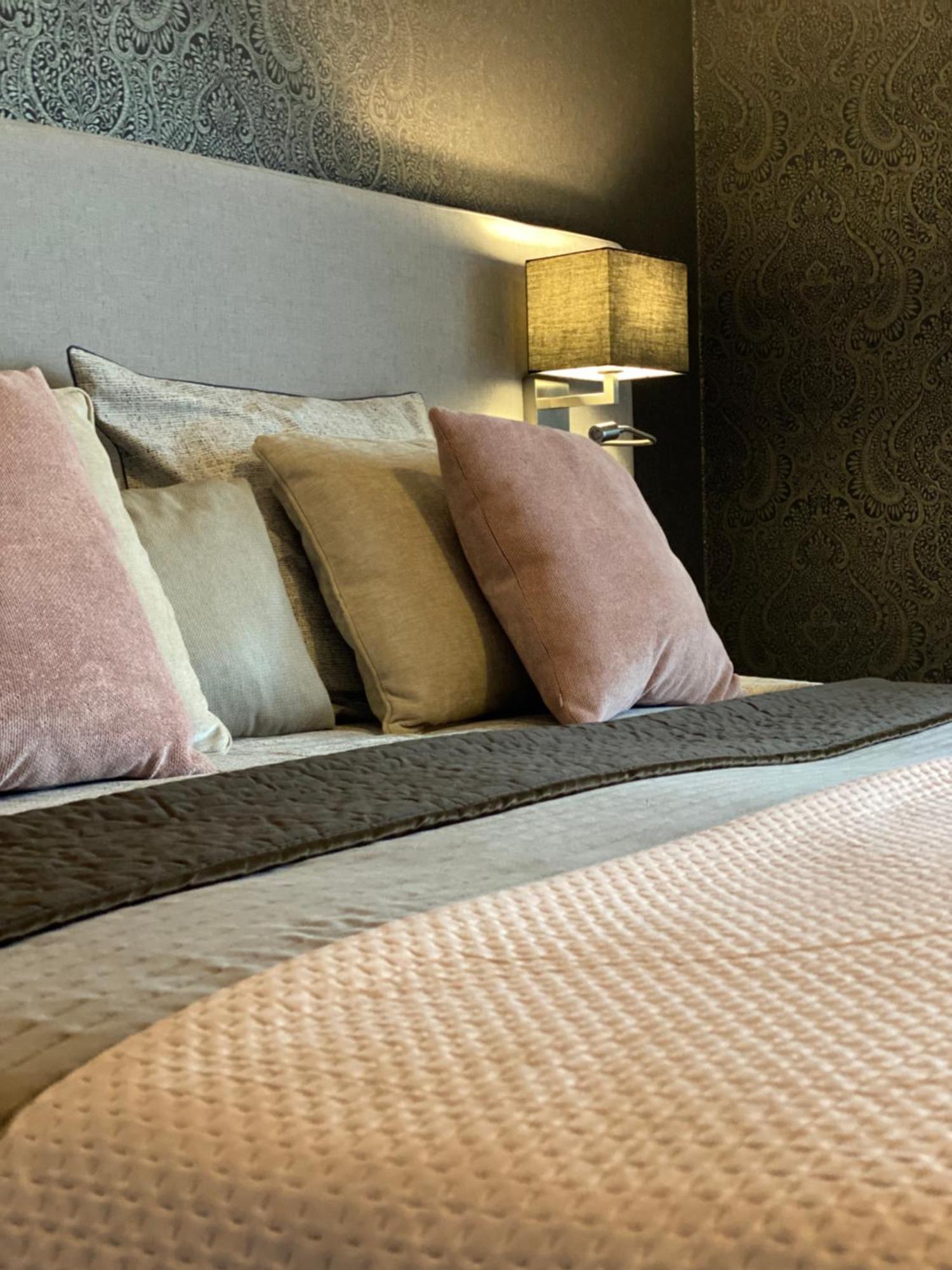 Charmehotel Kruishof Oostende Ruang foto